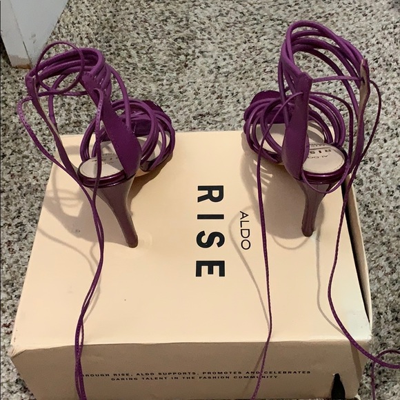 Also RISE sandals (string-up) - Picture 3 of 7